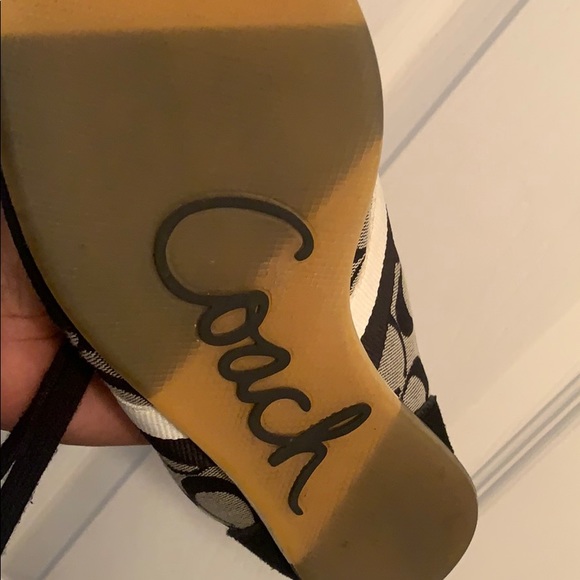 COACH MONOGRAM SNEAKERS - Picture 2 of 4